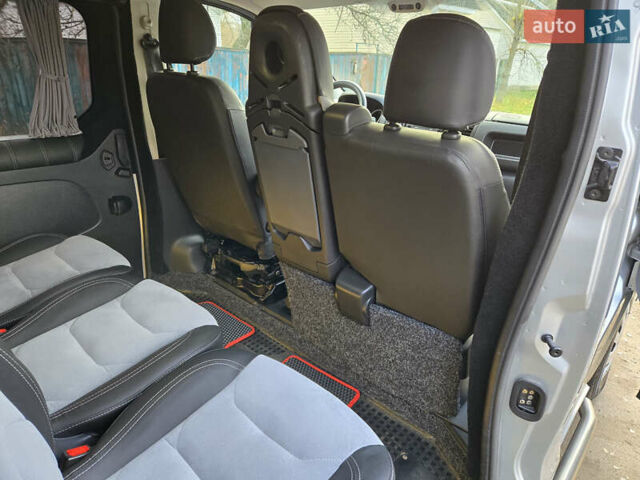 Серый Опель Виваро, объемом двигателя 1.6 л и пробегом 185 тыс. км за 22000 $, фото 12 на Automoto.ua