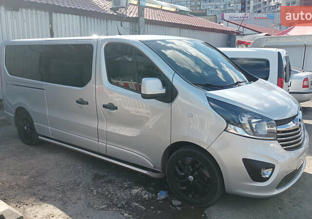 Серый Опель Виваро, объемом двигателя 1.6 л и пробегом 290 тыс. км за 22400 $, фото 53 на Automoto.ua