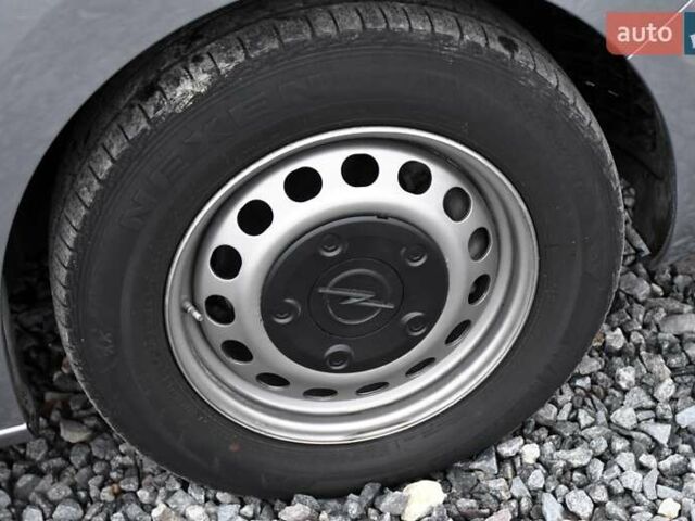 Серый Опель Виваро, объемом двигателя 2 л и пробегом 168 тыс. км за 23900 $, фото 29 на Automoto.ua