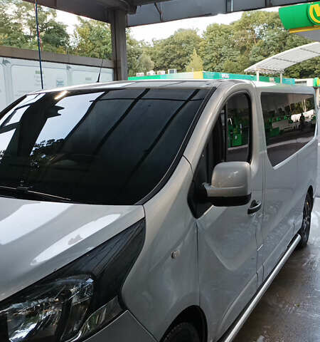 Серый Опель Виваро, объемом двигателя 1.6 л и пробегом 290 тыс. км за 22400 $, фото 52 на Automoto.ua