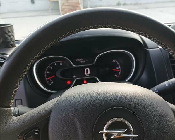 Серый Опель Виваро, объемом двигателя 1.6 л и пробегом 290 тыс. км за 22400 $, фото 29 на Automoto.ua