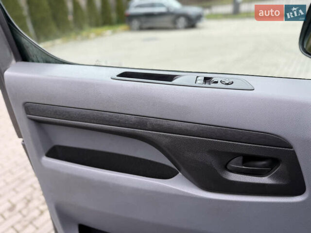 Серый Опель Виваро, объемом двигателя 2 л и пробегом 106 тыс. км за 22000 $, фото 6 на Automoto.ua