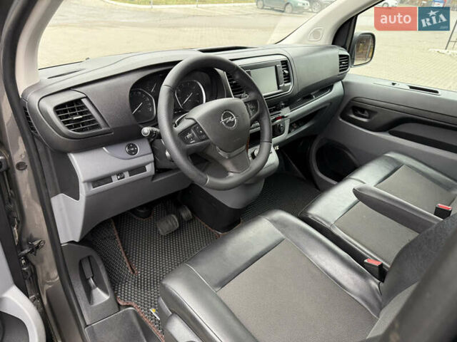 Серый Опель Виваро, объемом двигателя 2 л и пробегом 106 тыс. км за 22000 $, фото 8 на Automoto.ua