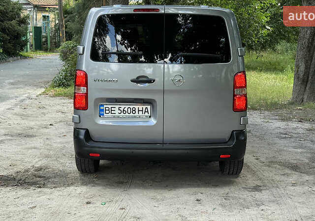 Серый Опель Виваро, объемом двигателя 2 л и пробегом 117 тыс. км за 26000 $, фото 3 на Automoto.ua