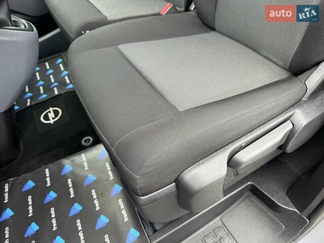 Серый Опель Виваро, объемом двигателя 2 л и пробегом 230 тыс. км за 27500 $, фото 17 на Automoto.ua