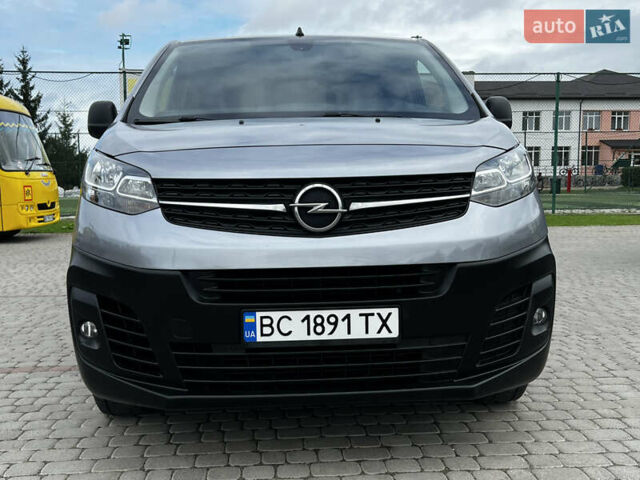 Сірий Опель Віваро, об'ємом двигуна 2 л та пробігом 204 тис. км за 22800 $, фото 2 на Automoto.ua