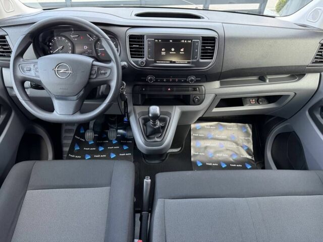 Сірий Опель Віваро, об'ємом двигуна 2 л та пробігом 230 тис. км за 27500 $, фото 3 на Automoto.ua