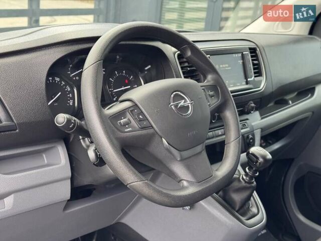 Серый Опель Виваро, объемом двигателя 2 л и пробегом 230 тыс. км за 27500 $, фото 15 на Automoto.ua