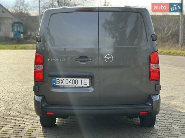 Серый Опель Виваро, объемом двигателя 2 л и пробегом 246 тыс. км за 24750 $, фото 4 на Automoto.ua