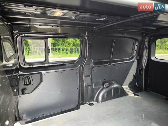 Серый Опель Виваро, объемом двигателя 2 л и пробегом 148 тыс. км за 29000 $, фото 7 на Automoto.ua
