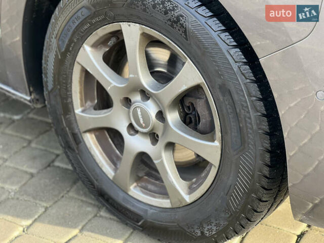 Серый Опель Виваро, объемом двигателя 2 л и пробегом 246 тыс. км за 24750 $, фото 15 на Automoto.ua