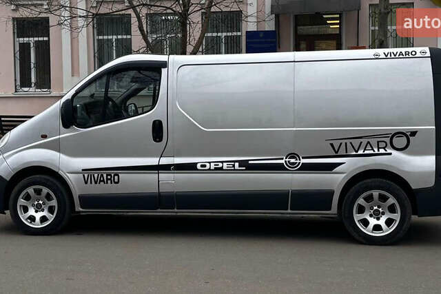 Сірий Опель Віваро, об'ємом двигуна 2 л та пробігом 460 тис. км за 11600 $, фото 3 на Automoto.ua