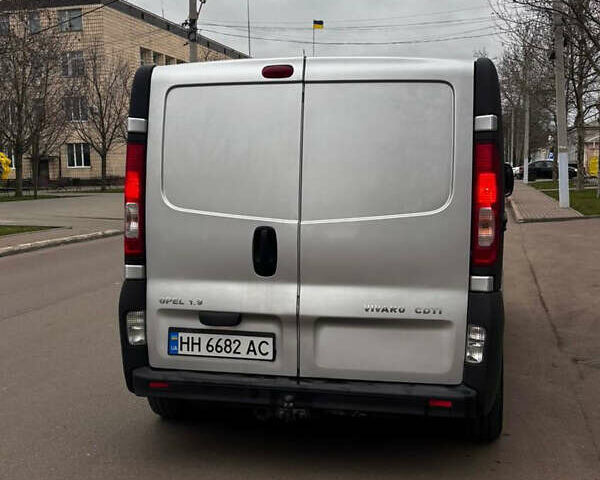 Сірий Опель Віваро, об'ємом двигуна 2 л та пробігом 460 тис. км за 11600 $, фото 1 на Automoto.ua