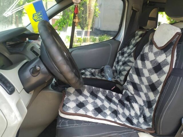 Сірий Опель Віваро, об'ємом двигуна 1.9 л та пробігом 400 тис. км за 7000 $, фото 4 на Automoto.ua