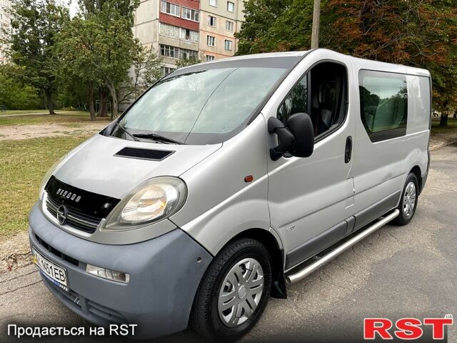 Серый Опель Виваро, объемом двигателя 2.5 л и пробегом 301 тыс. км за 7300 $, фото 1 на Automoto.ua