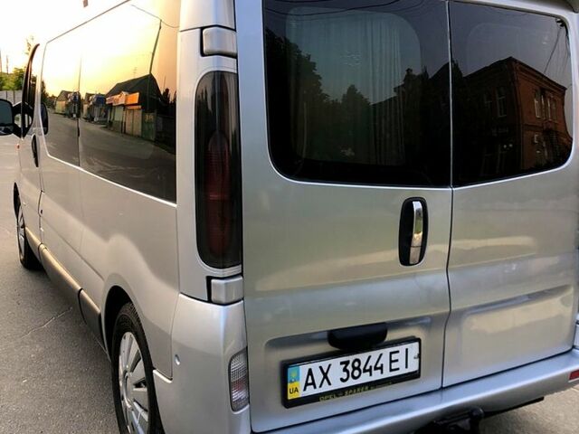 Сірий Опель Віваро, об'ємом двигуна 1.9 л та пробігом 260 тис. км за 7800 $, фото 2 на Automoto.ua