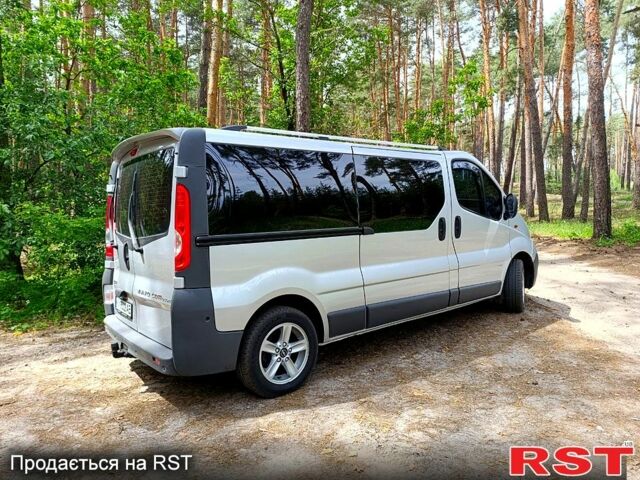 Серый Опель Виваро, объемом двигателя 2 л и пробегом 283 тыс. км за 15300 $, фото 2 на Automoto.ua
