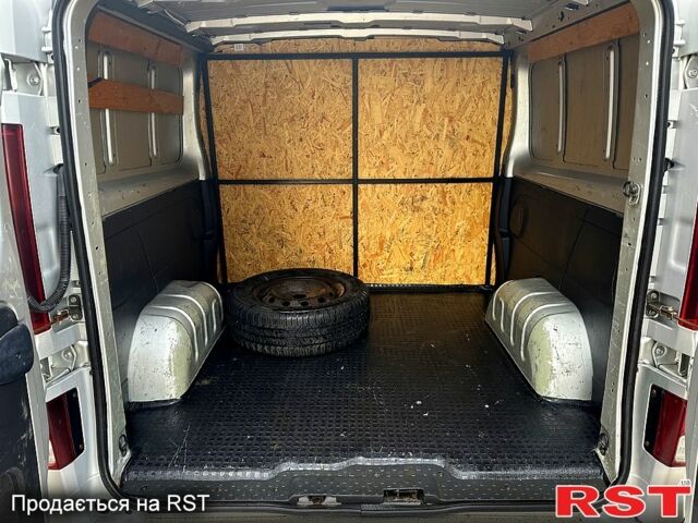 Сірий Опель Віваро, об'ємом двигуна 1.6 л та пробігом 230 тис. км за 14000 $, фото 11 на Automoto.ua