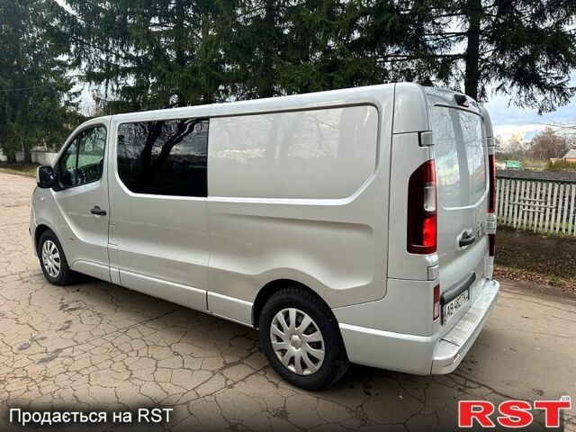 Сірий Опель Віваро, об'ємом двигуна 1.6 л та пробігом 230 тис. км за 14000 $, фото 3 на Automoto.ua