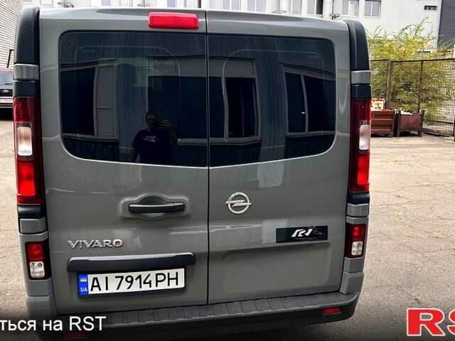Сірий Опель Віваро, об'ємом двигуна 1.6 л та пробігом 235 тис. км за 17900 $, фото 2 на Automoto.ua
