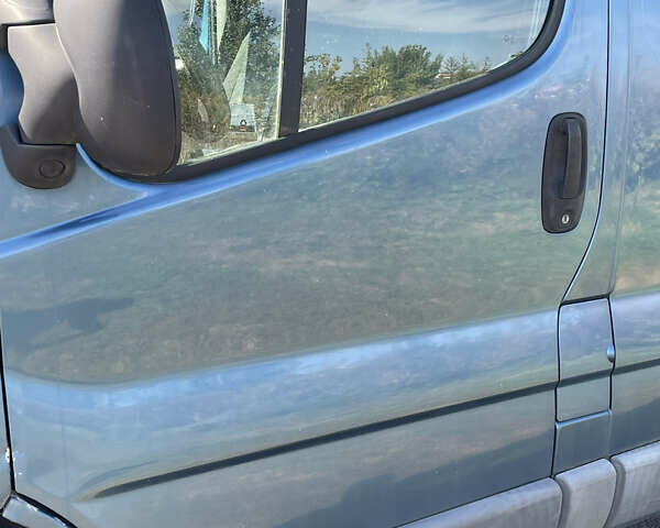 Синий Опель Виваро, объемом двигателя 2.46 л и пробегом 300 тыс. км за 5000 $, фото 2 на Automoto.ua