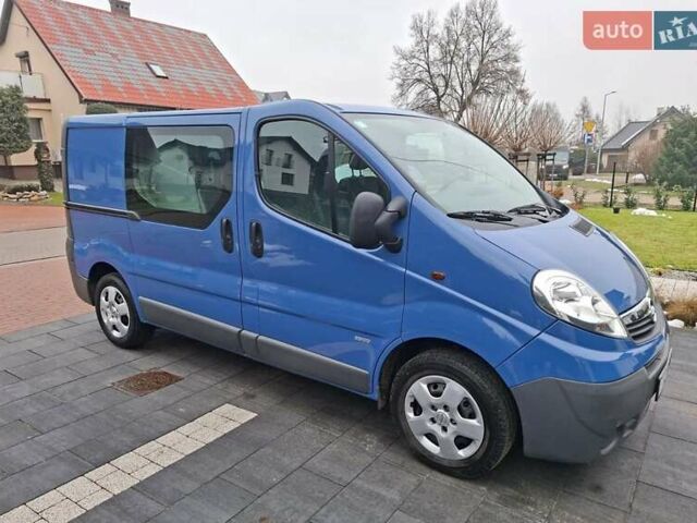 Синий Опель Виваро, объемом двигателя 2 л и пробегом 136 тыс. км за 8000 $, фото 2 на Automoto.ua