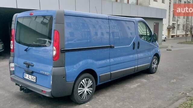 Синий Опель Виваро, объемом двигателя 2 л и пробегом 198 тыс. км за 12950 $, фото 3 на Automoto.ua