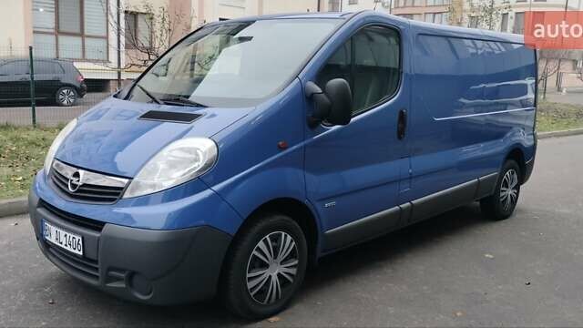 Синий Опель Виваро, объемом двигателя 2 л и пробегом 198 тыс. км за 12950 $, фото 1 на Automoto.ua