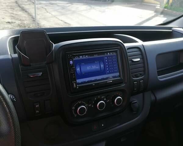 Синий Опель Виваро, объемом двигателя 1.6 л и пробегом 390 тыс. км за 10900 $, фото 1 на Automoto.ua