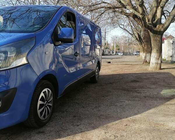 Синий Опель Виваро, объемом двигателя 1.6 л и пробегом 390 тыс. км за 10900 $, фото 6 на Automoto.ua