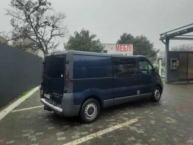 Синій Опель Віваро, об'ємом двигуна 1.9 л та пробігом 393 тис. км за 4600 $, фото 6 на Automoto.ua