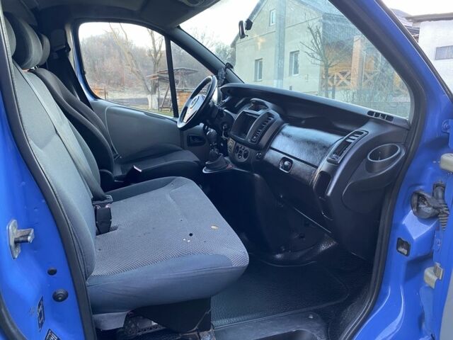 Синий Опель Виваро, объемом двигателя 1.9 л и пробегом 478 тыс. км за 6800 $, фото 5 на Automoto.ua