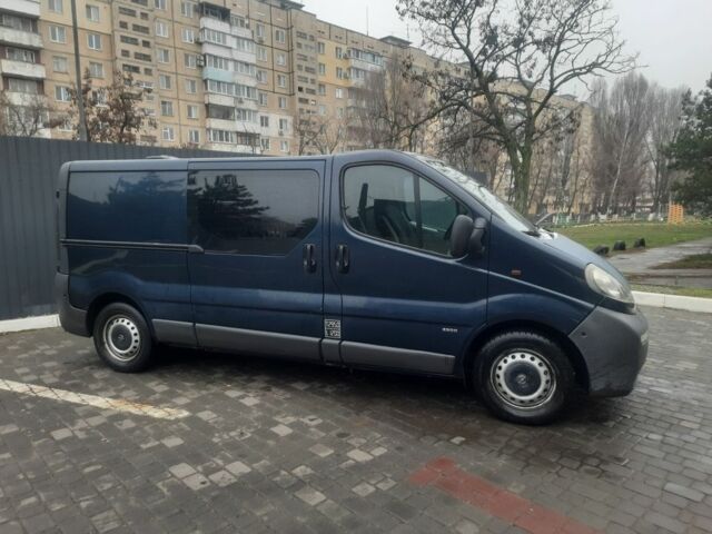 Синій Опель Віваро, об'ємом двигуна 1.9 л та пробігом 393 тис. км за 4600 $, фото 4 на Automoto.ua