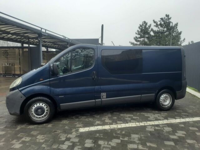 Синій Опель Віваро, об'ємом двигуна 1.9 л та пробігом 393 тис. км за 4600 $, фото 1 на Automoto.ua