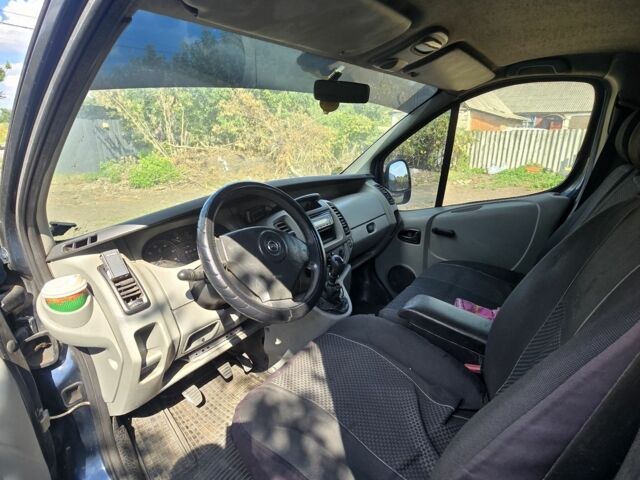 Синий Опель Виваро, объемом двигателя 1.9 л и пробегом 220 тыс. км за 4700 $, фото 5 на Automoto.ua