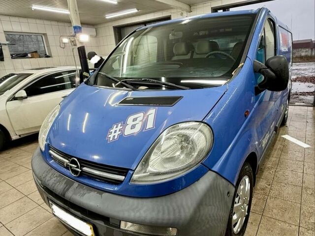 Синий Опель Виваро, объемом двигателя 1.9 л и пробегом 314 тыс. км за 4750 $, фото 5 на Automoto.ua