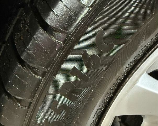 Синий Опель Виваро, объемом двигателя 1.9 л и пробегом 314 тыс. км за 4750 $, фото 7 на Automoto.ua