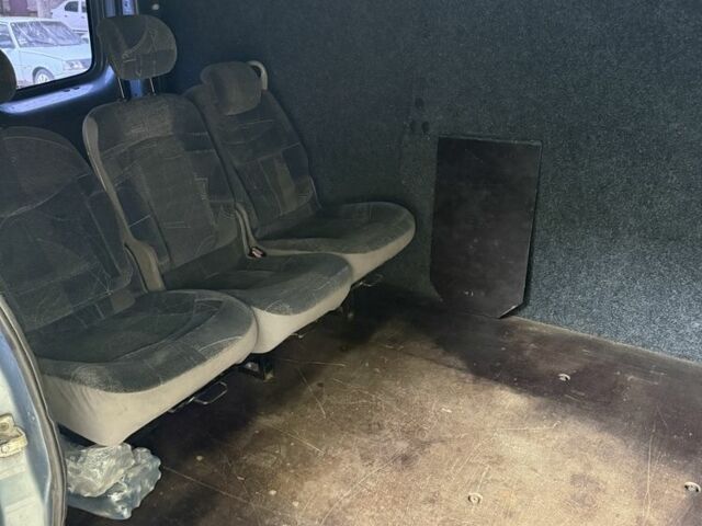 Синий Опель Виваро, объемом двигателя 2.5 л и пробегом 515 тыс. км за 4000 $, фото 4 на Automoto.ua