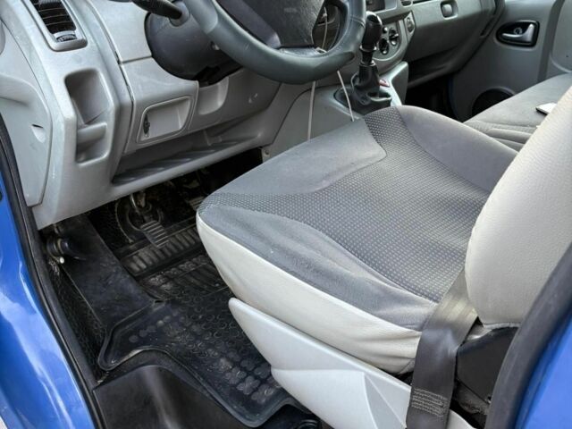 Синий Опель Виваро, объемом двигателя 0 л и пробегом 515 тыс. км за 3800 $, фото 5 на Automoto.ua