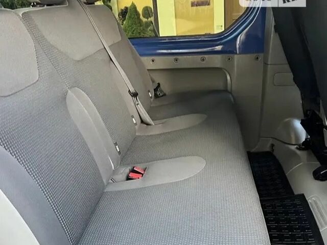 Синий Опель Виваро, объемом двигателя 2 л и пробегом 260 тыс. км за 13500 $, фото 12 на Automoto.ua