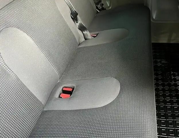 Синий Опель Виваро, объемом двигателя 2 л и пробегом 260 тыс. км за 13500 $, фото 2 на Automoto.ua