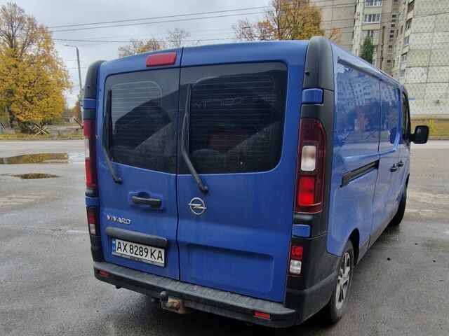Синий Опель Виваро, объемом двигателя 1.6 л и пробегом 258 тыс. км за 15500 $, фото 3 на Automoto.ua