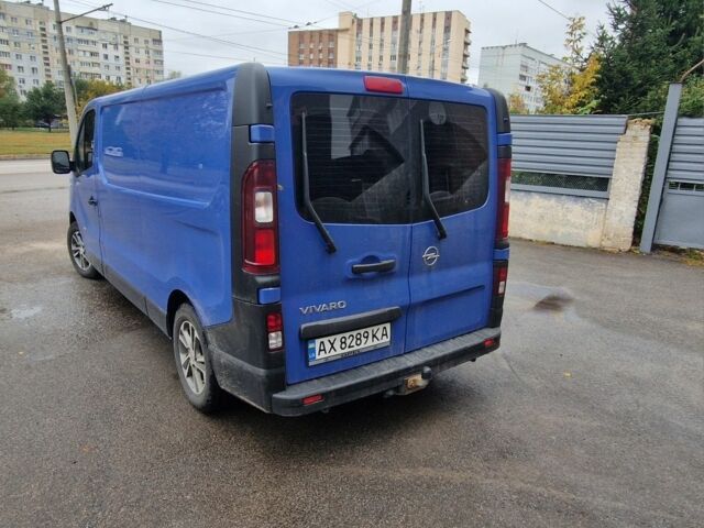 Синий Опель Виваро, объемом двигателя 1.6 л и пробегом 258 тыс. км за 15500 $, фото 4 на Automoto.ua