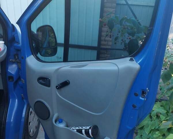 Синий Опель Виваро, объемом двигателя 1.9 л и пробегом 396 тыс. км за 4700 $, фото 18 на Automoto.ua