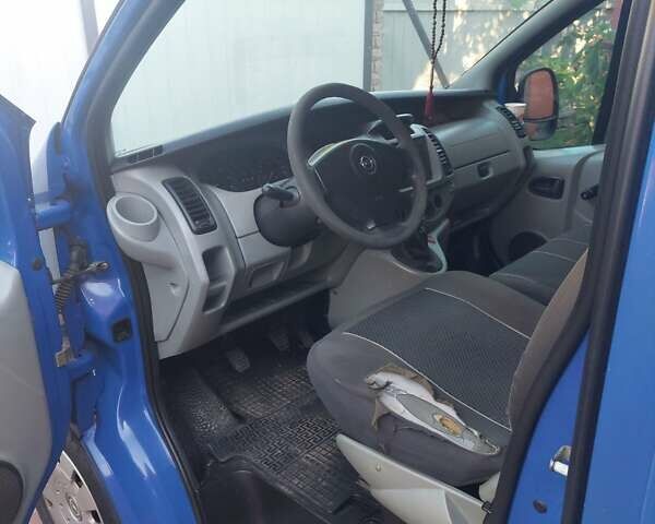 Синий Опель Виваро, объемом двигателя 1.9 л и пробегом 396 тыс. км за 4700 $, фото 12 на Automoto.ua