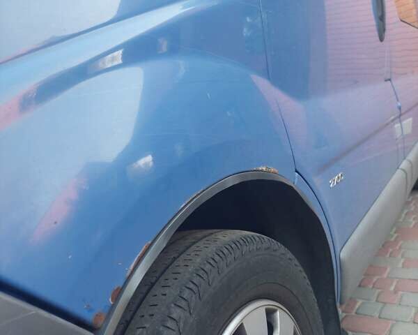 Синий Опель Виваро, объемом двигателя 1.9 л и пробегом 396 тыс. км за 4700 $, фото 4 на Automoto.ua