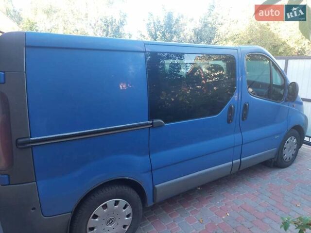 Синий Опель Виваро, объемом двигателя 1.9 л и пробегом 396 тыс. км за 4700 $, фото 3 на Automoto.ua