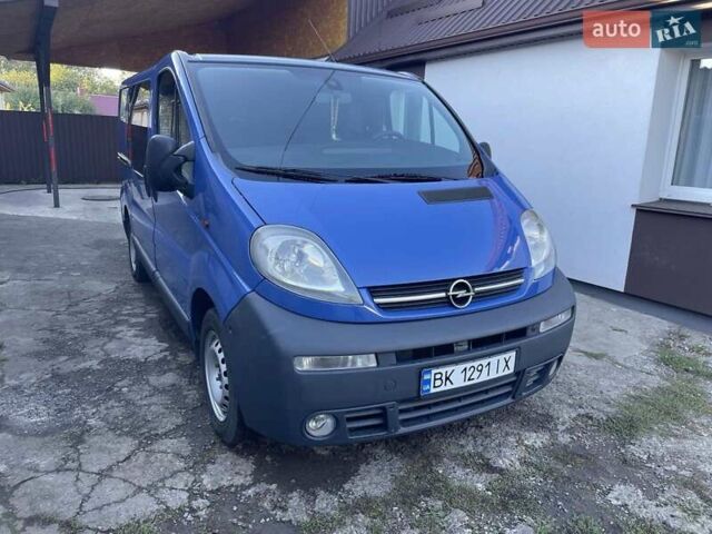 Синий Опель Виваро, объемом двигателя 1.87 л и пробегом 356 тыс. км за 7500 $, фото 1 на Automoto.ua