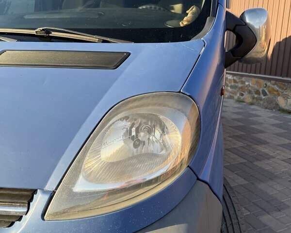 Синий Опель Виваро, объемом двигателя 1.87 л и пробегом 396 тыс. км за 6700 $, фото 5 на Automoto.ua