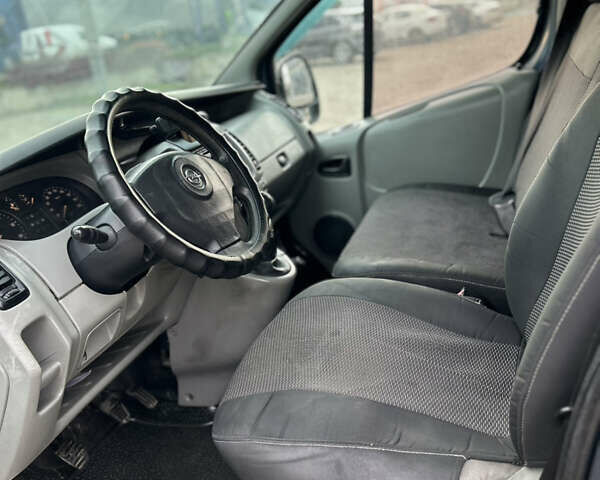 Синій Опель Віваро, об'ємом двигуна 1.9 л та пробігом 320 тис. км за 4000 $, фото 10 на Automoto.ua